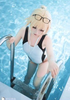 黑巷少女