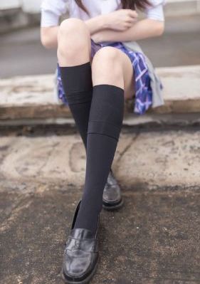 红西服